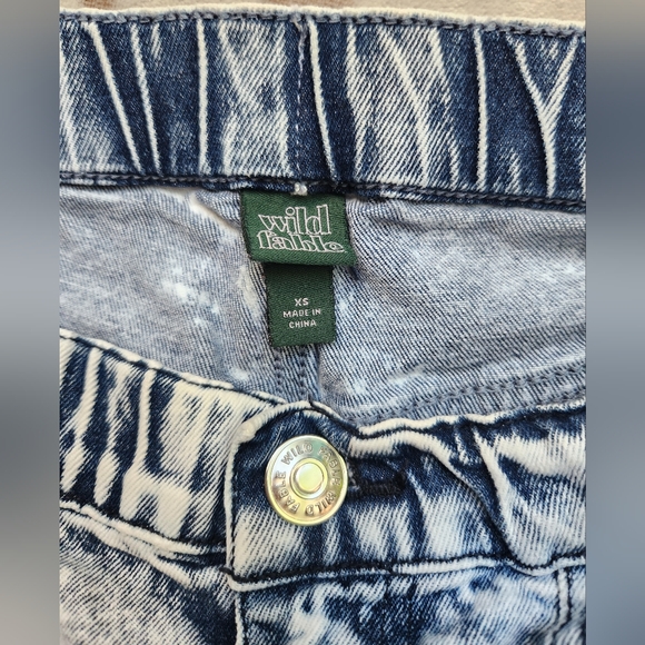 Wild Fable High Waisted Acid Wash Shorts Size XS - Picture 3 of 5